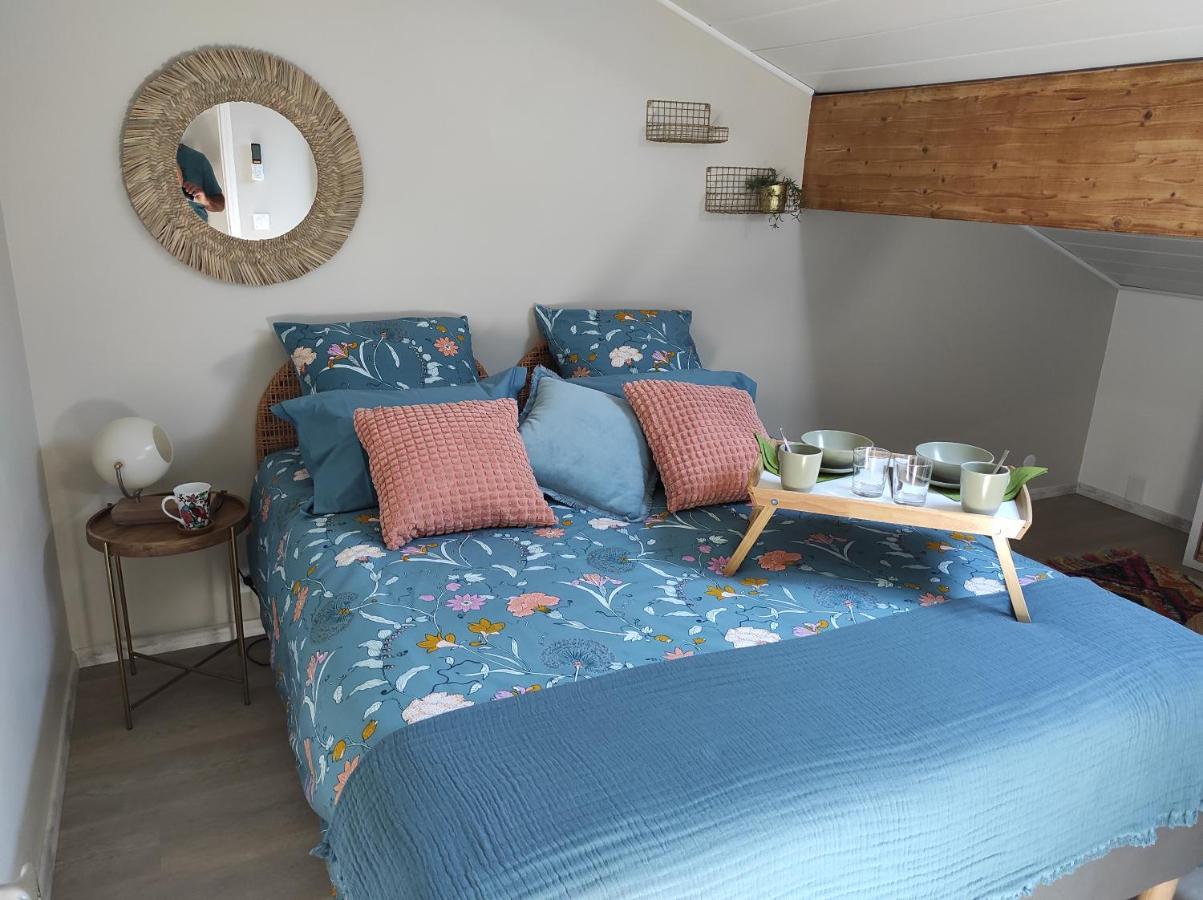 Holiday home Campagne Et Jacuzzi ... C'est Cosy Le Bumble Bee ! Panossas